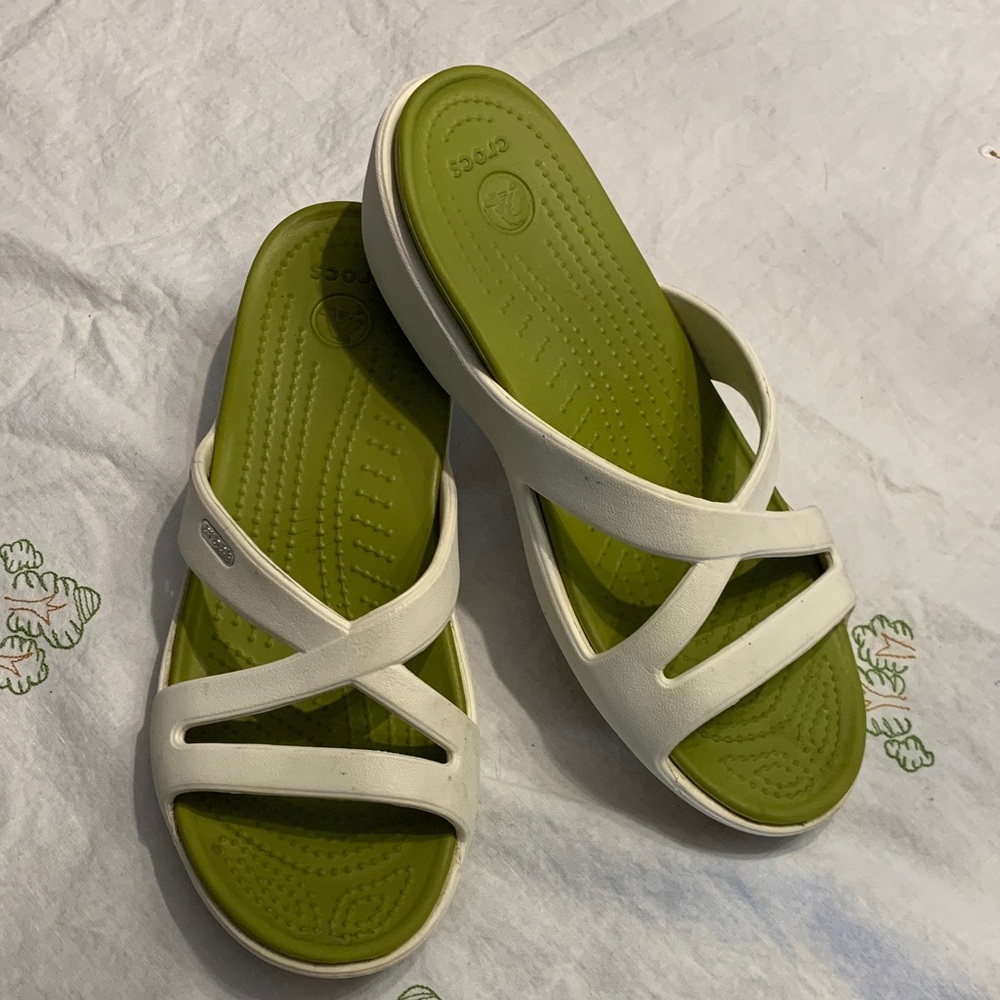 CROCS Women’s White Slide Sandals with Green Footbed size 8